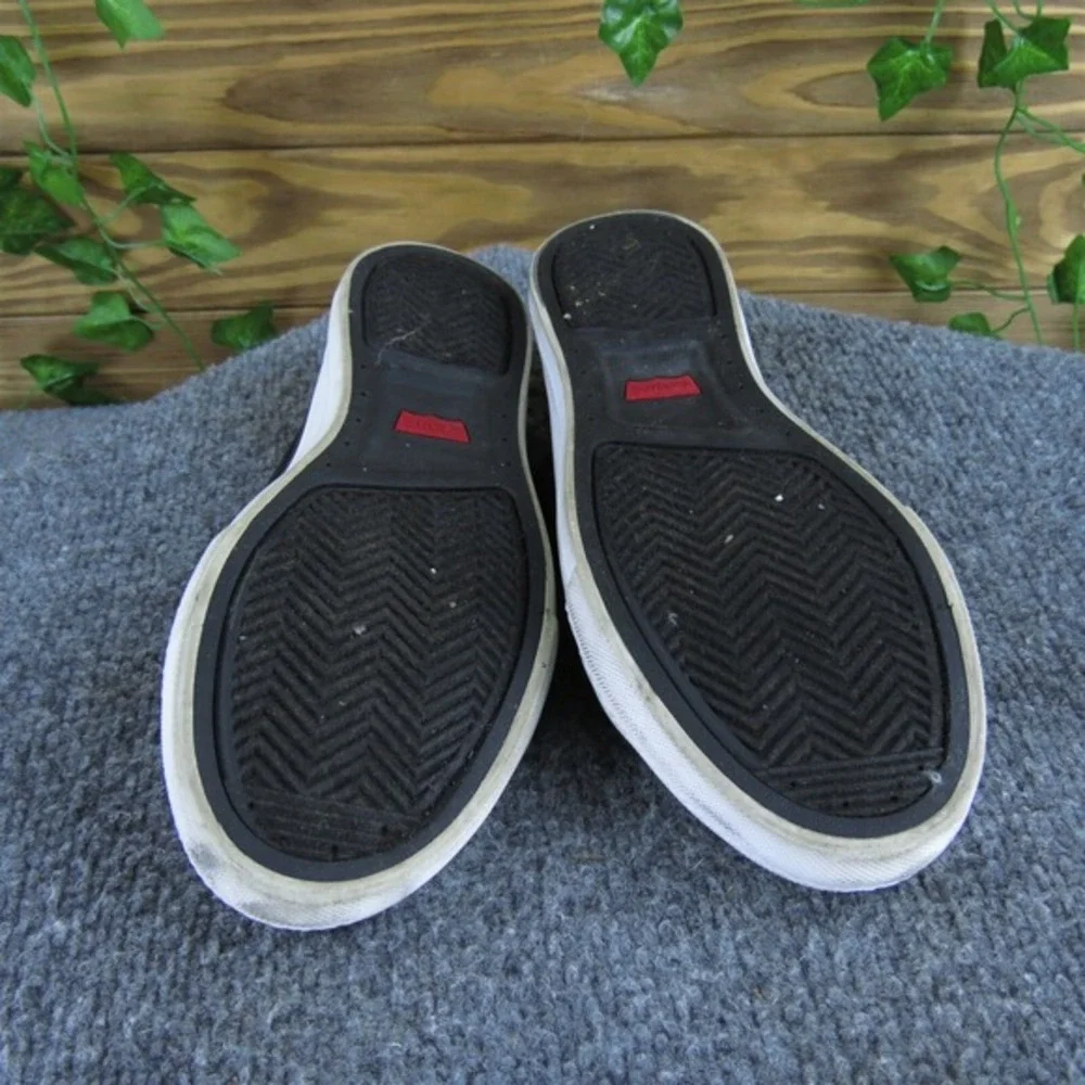 Levi's Women's  Sneaker Black Canvas Sz 6 Medium Gently‎ Used 2025